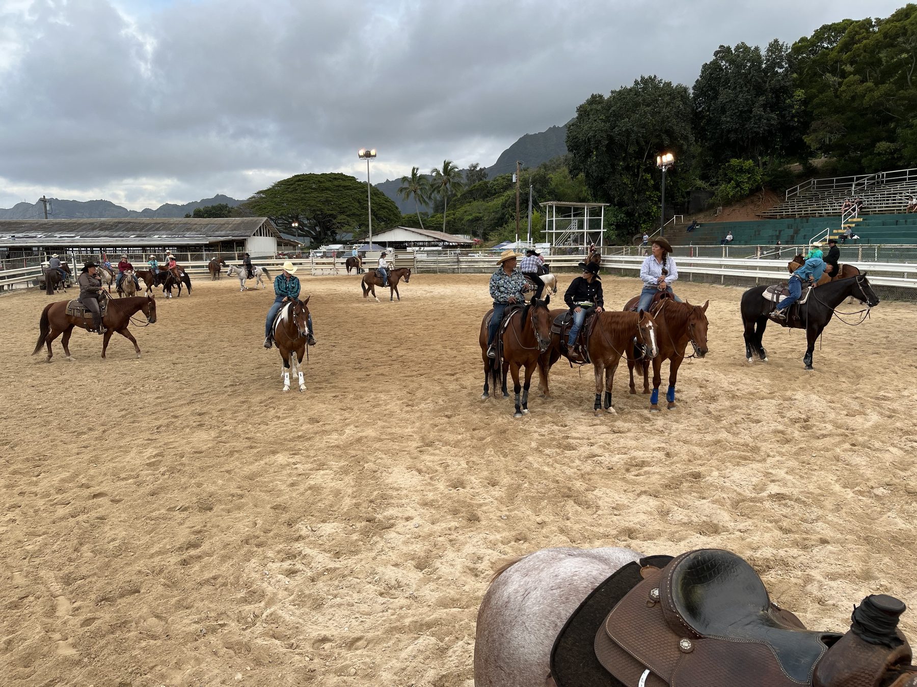 Cutting in front of Oahu mountains